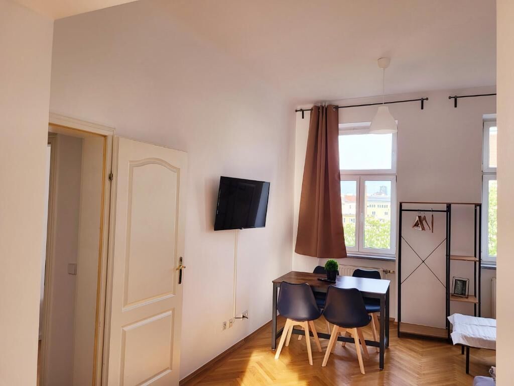 Soundproofing, WiFi (free)
