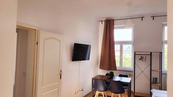 Soundproofing, WiFi (free)