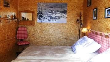 1 slaapkamer, een bureau, een strijkplank/strijkijzer, gratis wifi