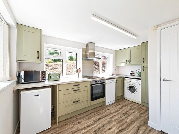 Fridge, microwave, oven, dishwasher