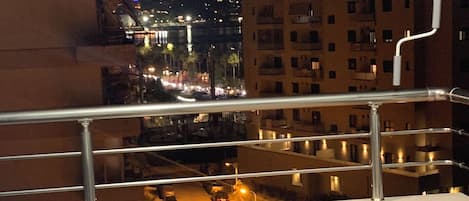 تناول الطعام بالخارج
