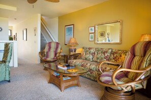 TV - Roomy 3 Bedroom w/Two-Levels - Makahuena 4303 (Koloa)