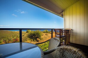 Outdoor dining - Roomy 3 Bedroom w/Two-Levels - Makahuena 4303 (Koloa)