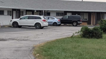 Aparcamiento con asistencia gratuito