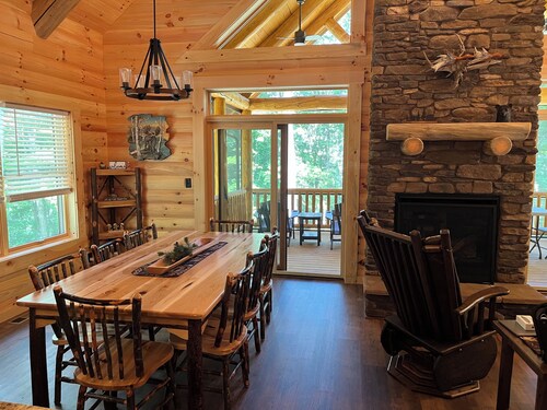 "Hilltop Hideaway"  - A "GEM" in beautiful Hocking Hills !