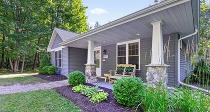 Serene Fish Creek Escape- private lot with fire pit