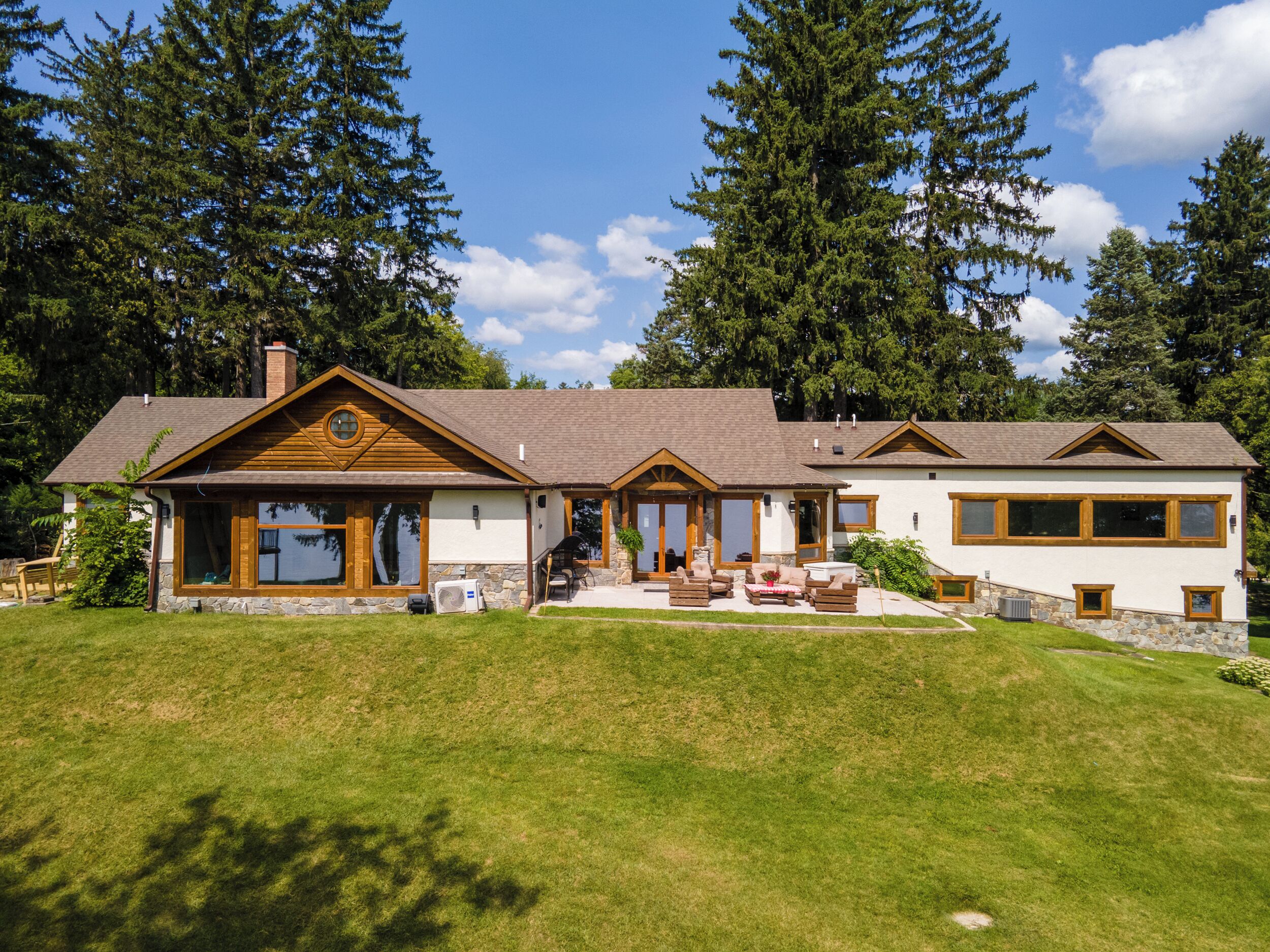 Lilac Lodge Luxury Villa with water access  in charming Antioch