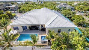 Exterior - Tranquil 2 Bedroom Rental - 5 Mins to Beach, Private Deck, Pool & Hot Tub Access (Long Bay)