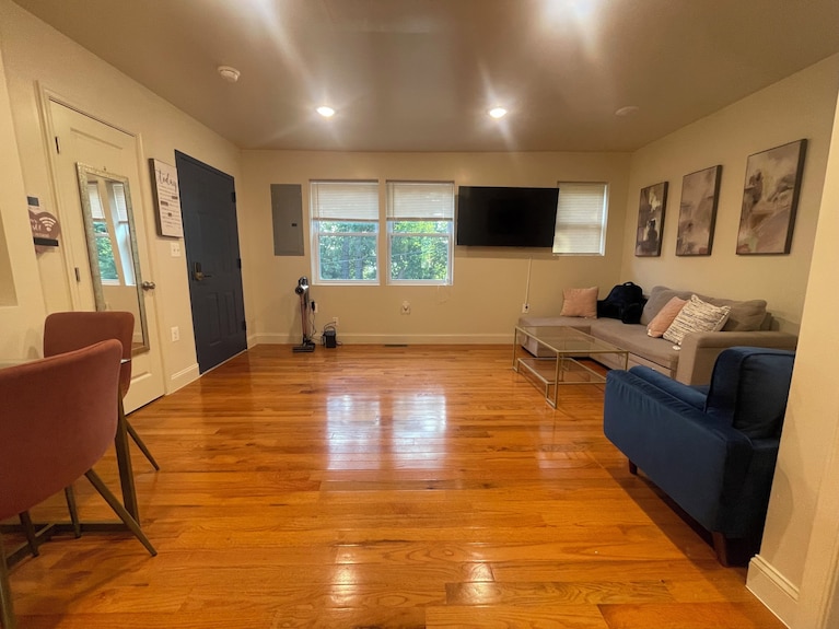 Chic 5-bedroom/ 2 B Apartment In Washington With Ac, Wifi - Washington