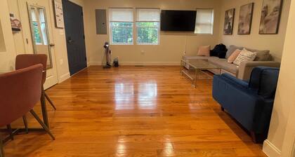 Chic 5-bedroom/ 2 B apartment in Washington with AC, WiFi