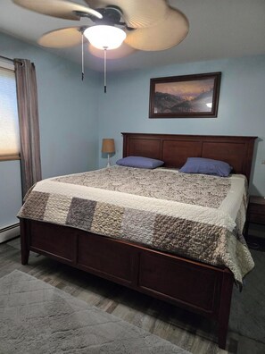 3 chambres, fer et planche à repasser, Wi-Fi, draps fournis