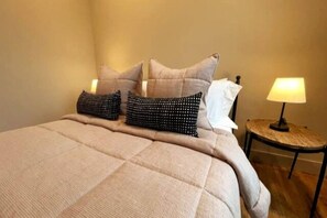 1 bedroom, desk, iron/ironing board, free WiFi