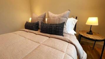 1 dormitorio, escritorio, tabla de planchar con plancha y wifi gratis