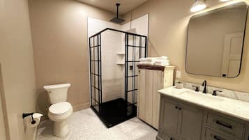 SĂšche-cheveux, serviettes fournies