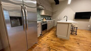 Cookware/dishes/utensils