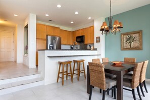 Dining - Includes Beach Gear!  2404 Waikoloa Colony Villas (Waikoloa Beach Resort)