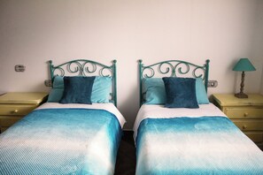 Standard Triple Room, 3 Single Beds, Balcony, Garden View
