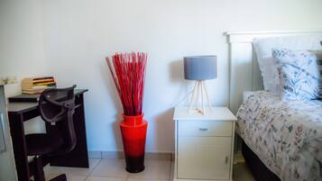 1 chambre, fer et planche Ă repasser, Wi-Fi, draps fournis