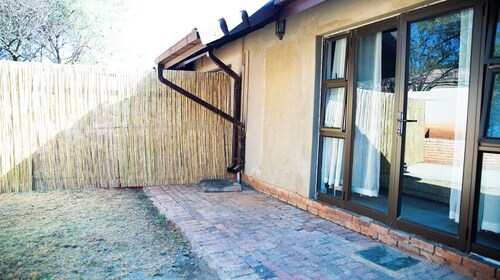 Charming cottage in lovely Roodepoort with WiFi access