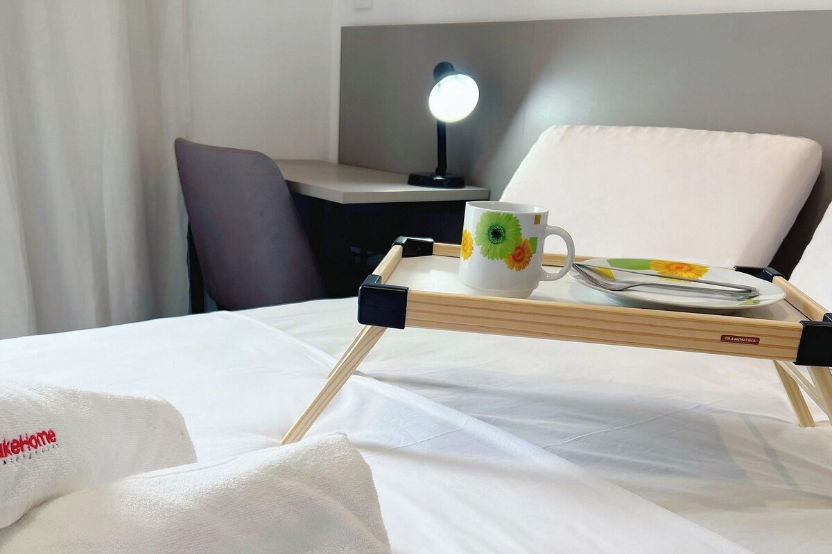Basic Apartment | WiFi (free), bed sheets