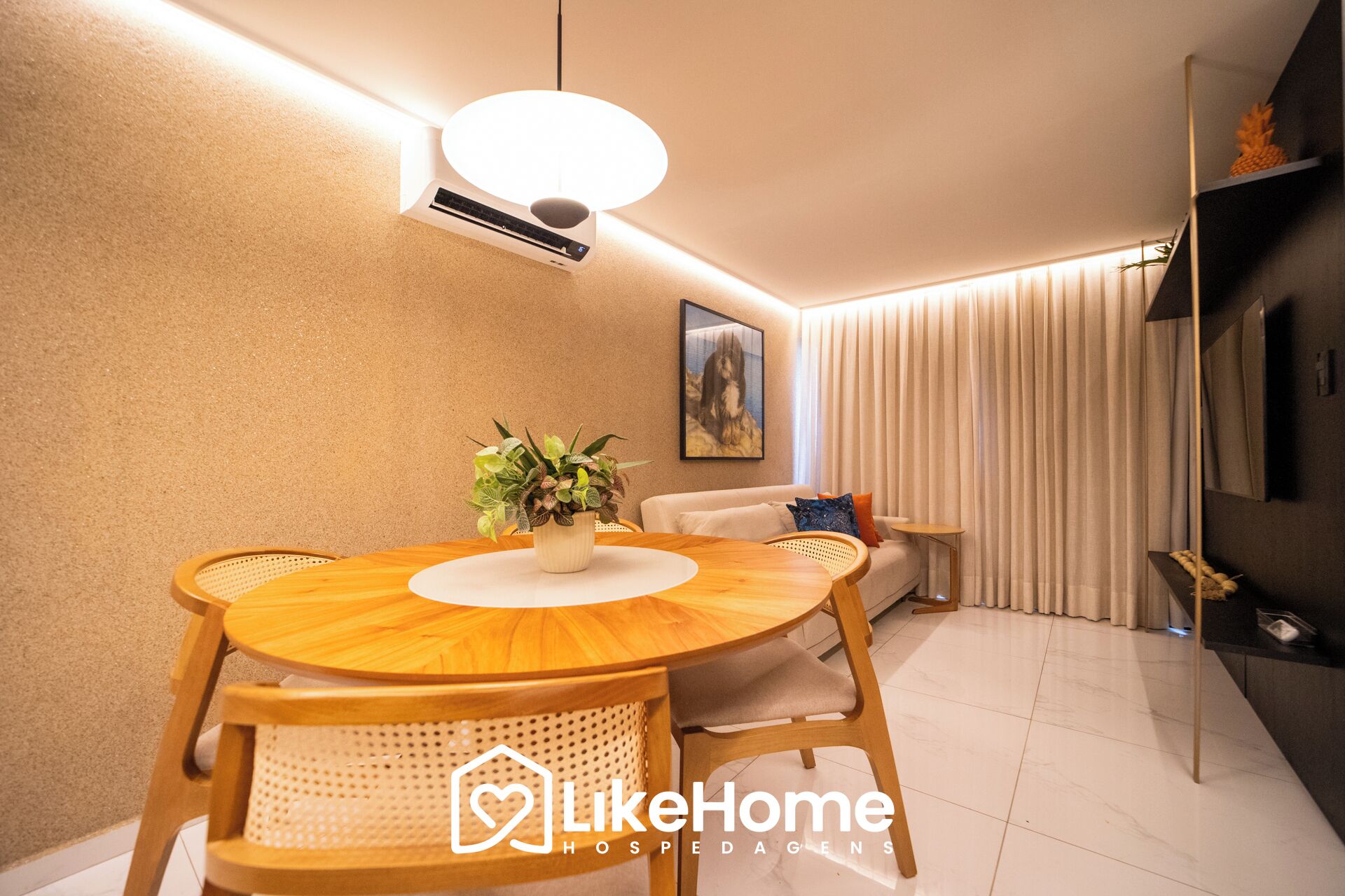 Family Apartment | Dining room