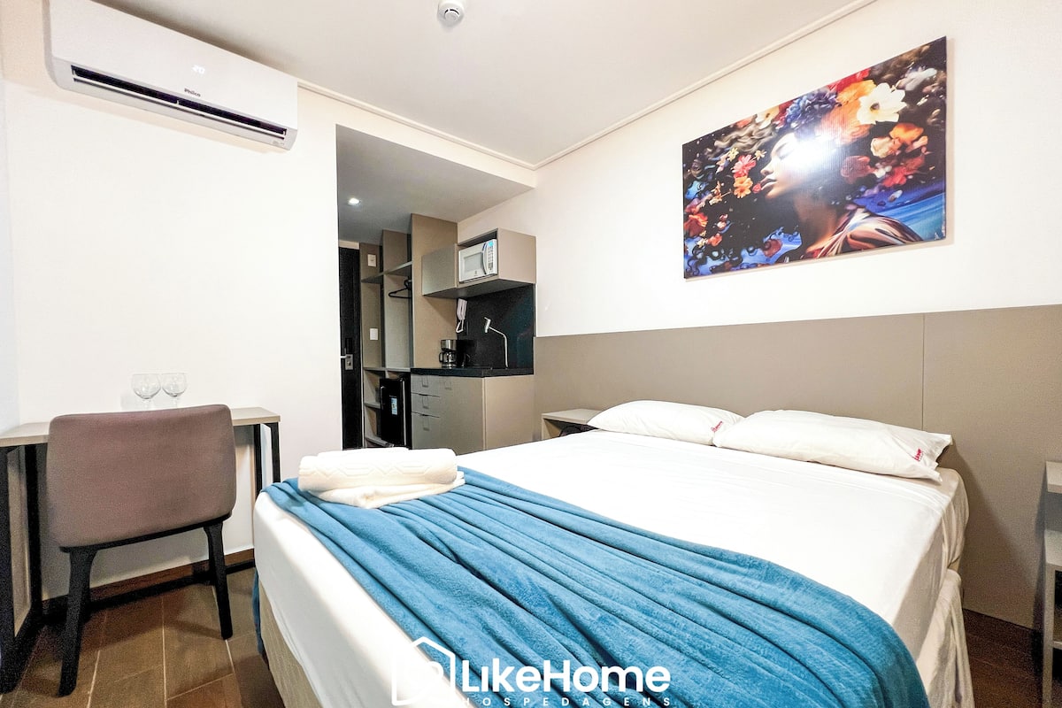 Design Studio | Free WiFi, individually furnished, bed sheets
