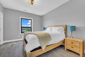 2 bedrooms, free WiFi, bed sheets - Amazing Loft overlook Overlooking DT Port Huron! (Port Huron)