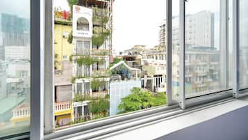 Kamar Quadruple Mewah, kamar mandi pribadi, pemandangan kota | Pemandangan dari kamar