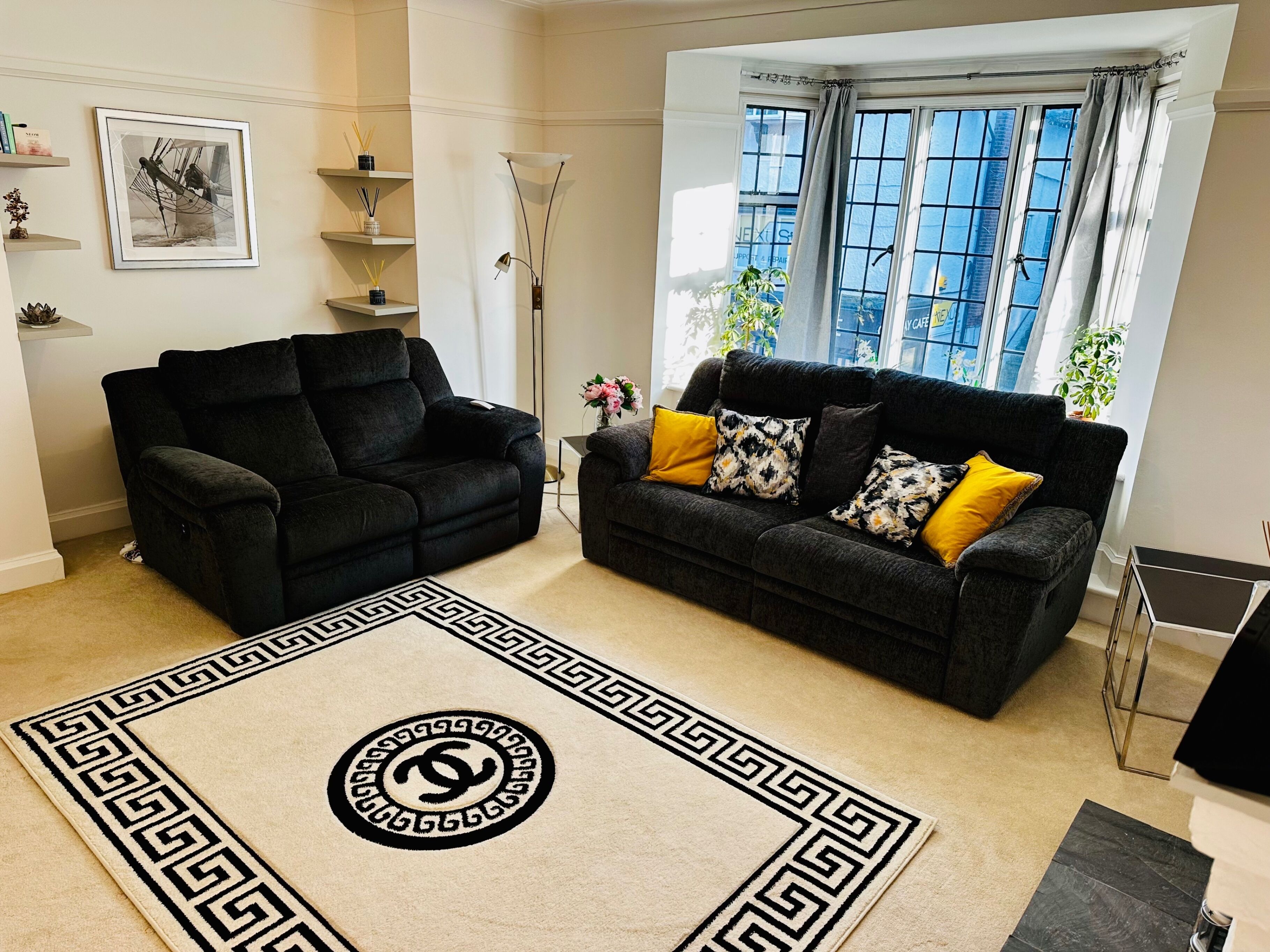 Apartment | Living area | TV, fireplace