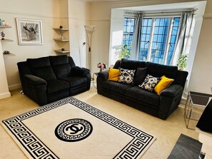 Appartement | Coin séjour | Télévision, cheminée