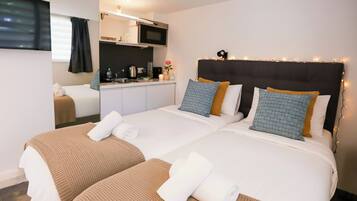 6 chambres, fer et planche à repasser, Wi-Fi, draps fournis