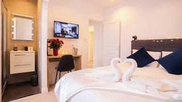 6 habitaciones, tabla de planchar con plancha, wifi y ropa de cama