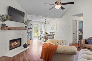 Smart-TV, Kamin, Tischfußball, Stereoanlage