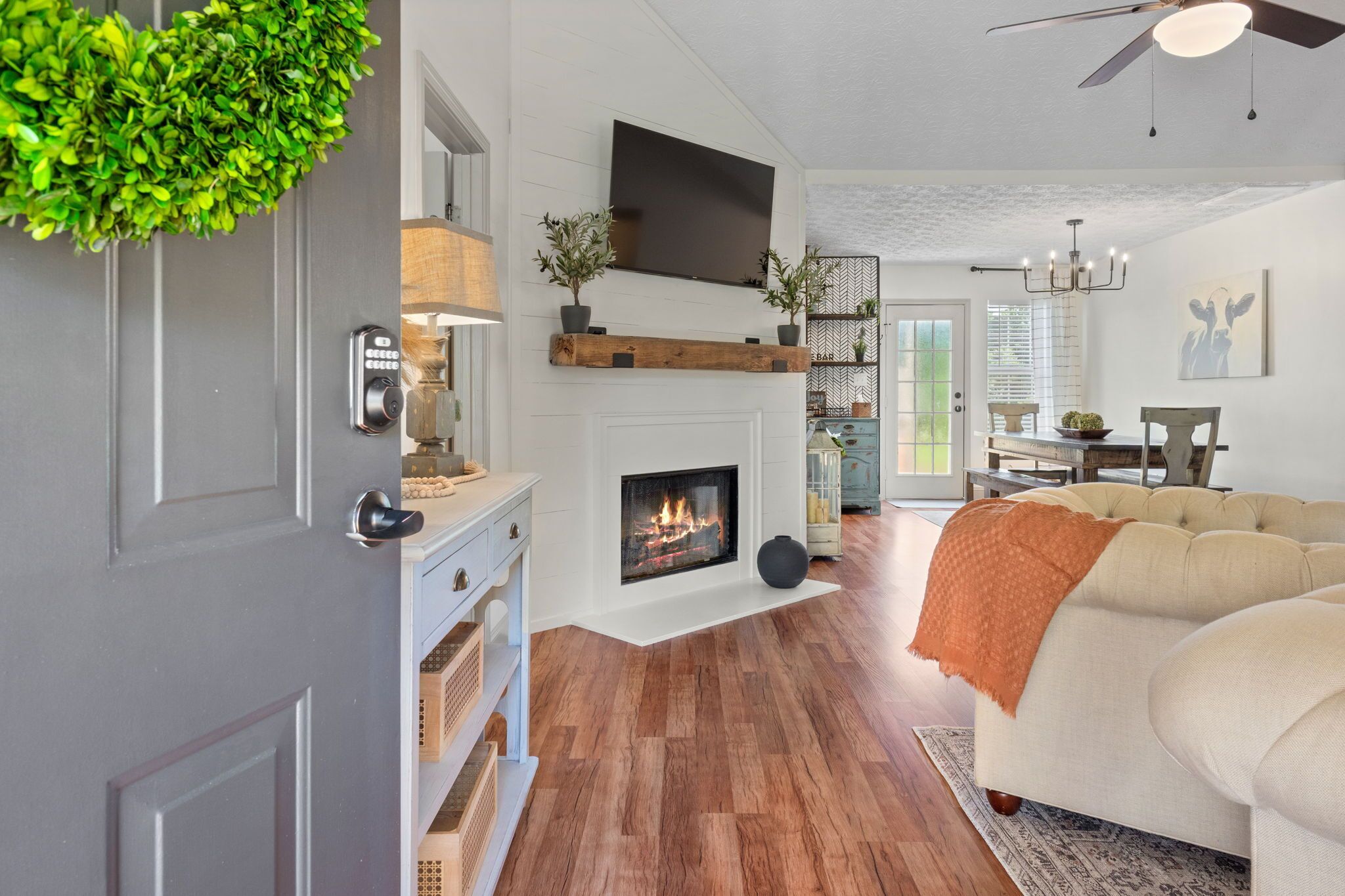 Smart TV, fireplace, foosball, stereo