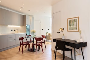 Apartment | 2 bedrooms - The Tottenham Wonder - Pleasing 2bdr Flat With Balcony (London)