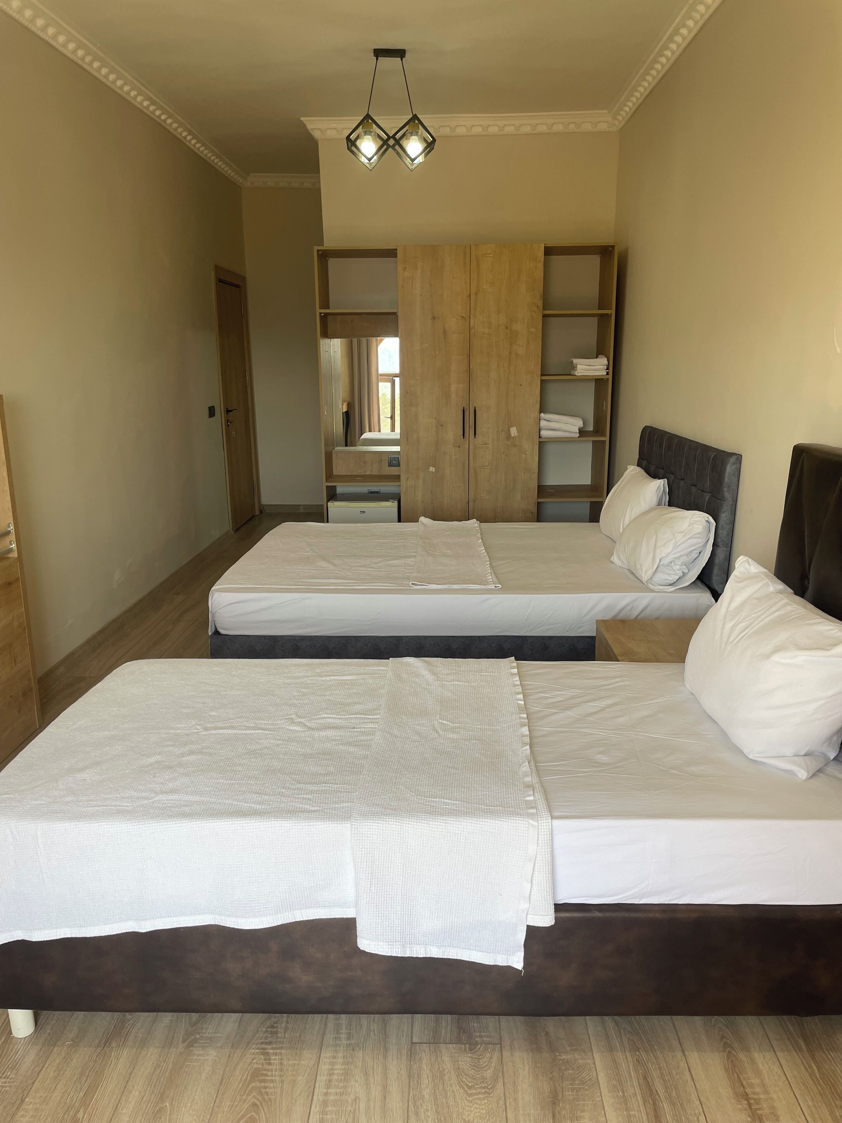 Habitación estándar doble de uso individual | Escritorio y espacio para trabajar con un portátil
