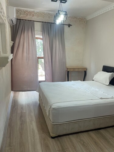 Nemrut Çeşme Otel 