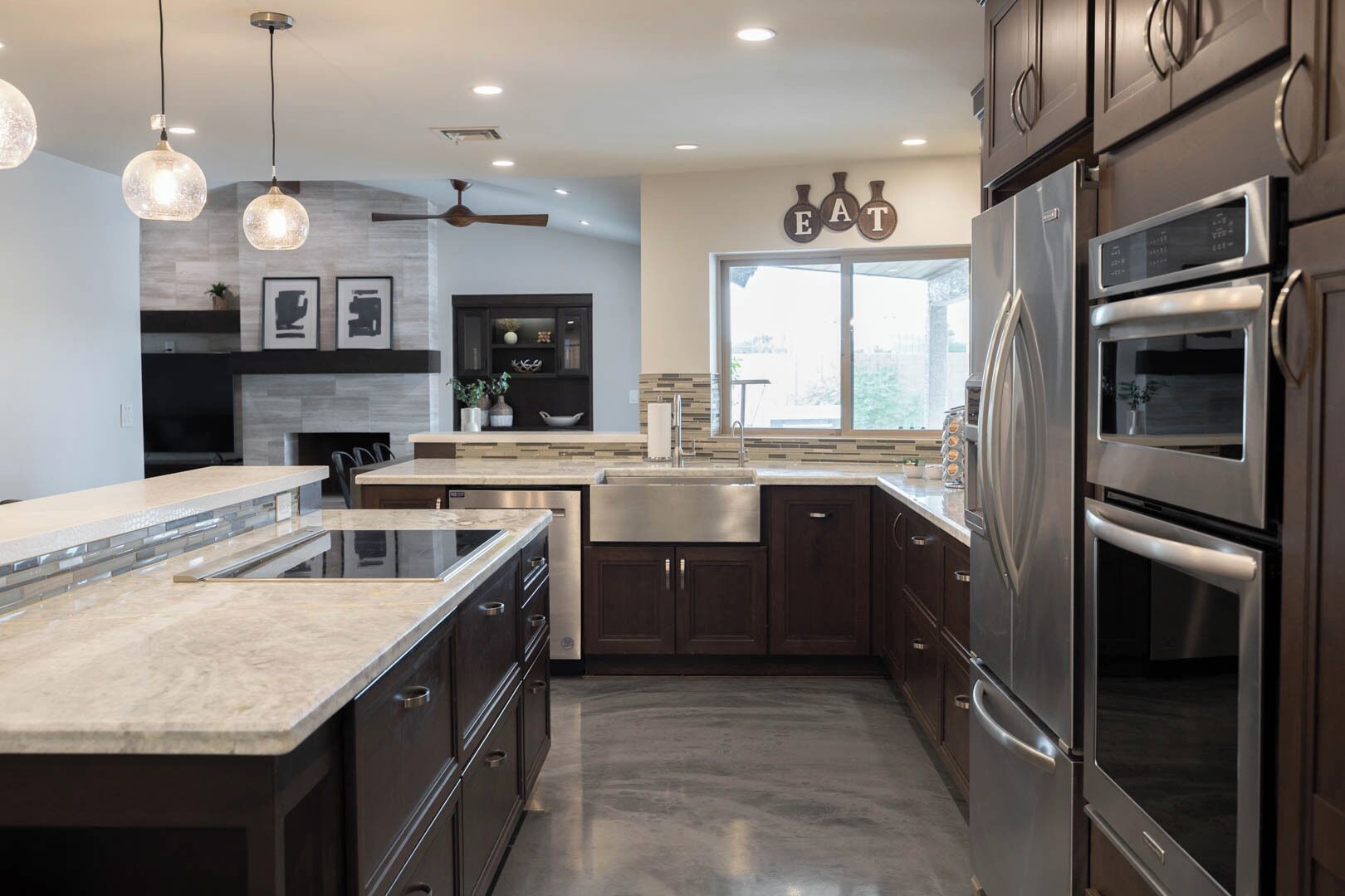 雪櫃、微波爐、焗爐、爐具