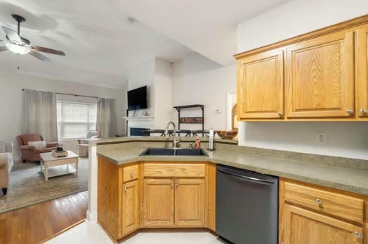 Charming 3-bedroom House With Wifi And Ac In Delightful Mcdonough - McDonough, GA