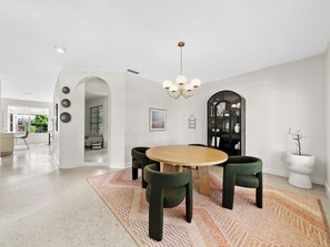 Dining - Pineapple House 15min to Siesta & Lido Key Beaches (Sarasota)