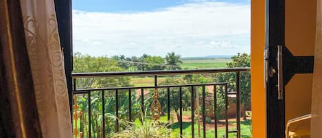 Habitación doble superior, vista al jardín | Wifi gratis