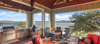 Sunset Manor- with a DOCK & HOT TUB!