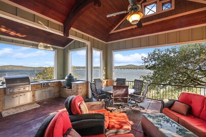 Sunset Manor- with a DOCK & HOT TUB!