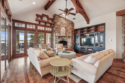 Sunset Manor- with a DOCK & HOT TUB!