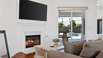 TV connectée, cheminée
