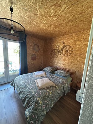 1 slaapkamer, reisbedje, beddengoed