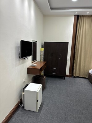 Down comforters, Select Comfort beds, minibar, individually decorated - Tahrir square hotel Cairo (Cairo)