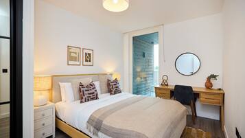 Apartment (1 Bedroom) | 1 bedroom, laptop workspace, bed sheets