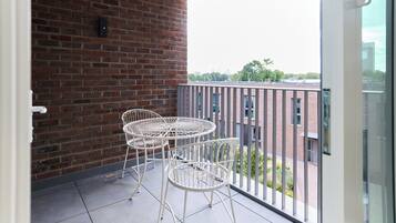 Apartment (1 Bedroom) | Balcony