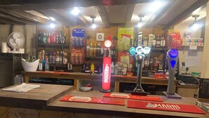 Bar (on property) - Walesby Apartment Retreat (Newark)